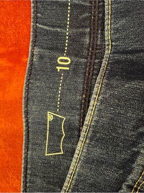 Levi's Women's Dark Blue Pull On Straight Leg Jeans Size 10